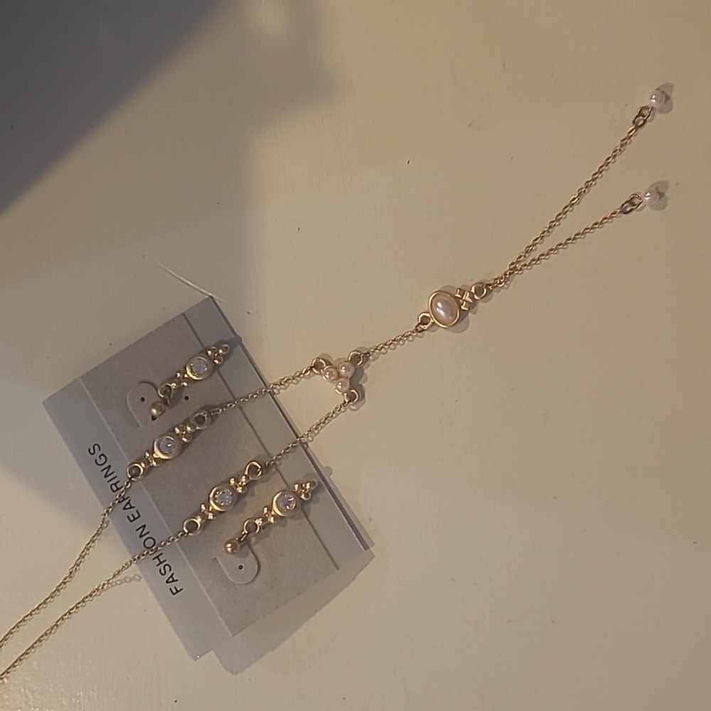 Goldtone Earrings and Necklace Set